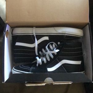 VANS SK8-HI “ BLACK/BLACK/WHITE”